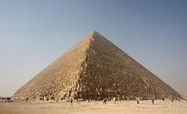 هرم بزرگ مصر از ریخت افتاد، شاهکار تازه هوش مصنوعی ، عکس